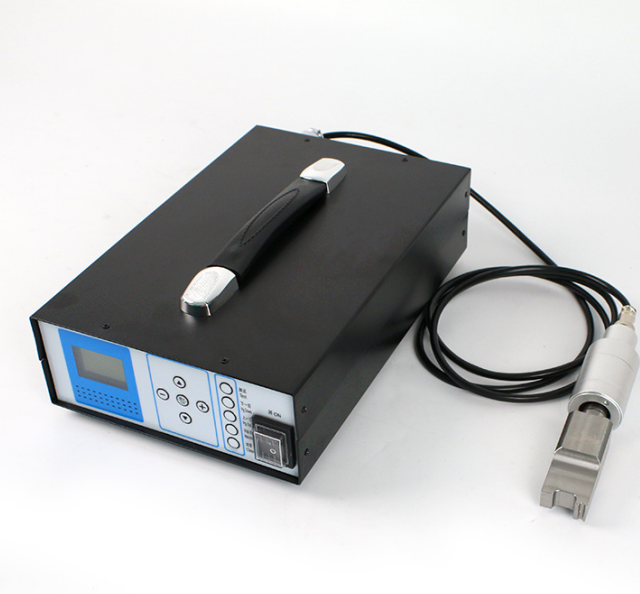 Intelligent Ultrasonic Power Supply Ultrasonic Generator for Plastic Welding - 图片 4